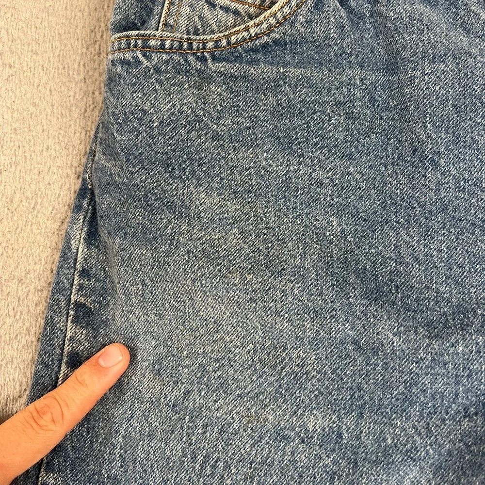 Levis note stains